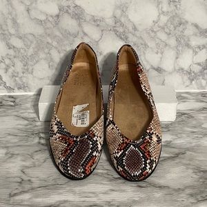 Naturalizer, sneak skin print, slip on flats. Size 9